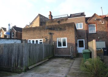 Thumbnail Flat to rent in Nutfield Road, Merstham