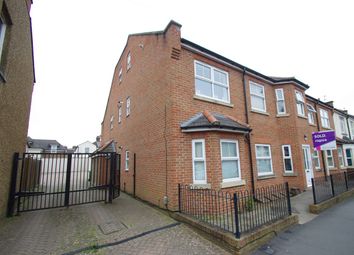 Thumbnail Flat to rent in Burberry Court, 190 Harwoods Road, Watford