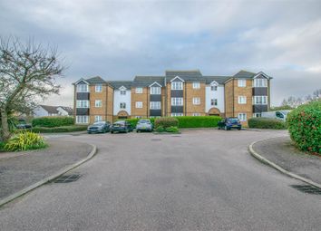 2 Bedrooms Flat for sale in Foxes Close, Hertford SG13