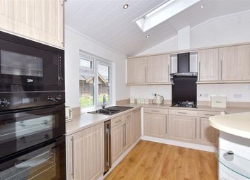 Thumbnail 2 bed mobile/park home for sale in Wateringbury Road, East Malling, Kent