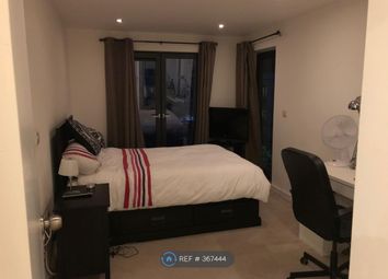 2 Bedrooms Flat to rent in Cowley Road, London SW9