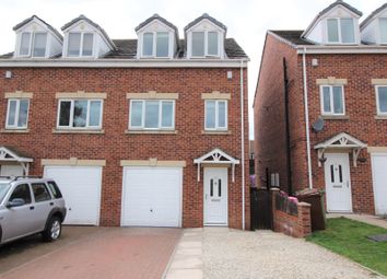 4 Bedrooms Town house to rent in Peters Close, Upton, Pontefract WF9