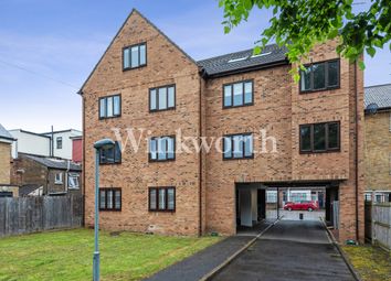 Thumbnail Flat for sale in South Grove, London
