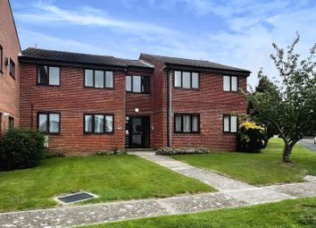 Thumbnail Flat to rent in Inverness Avenue, Fareham