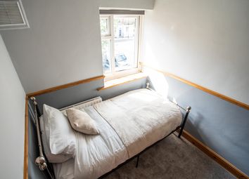 1 Bedrooms Maisonette to rent in Wenlock Street, Old Street N1