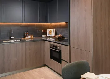 Oval Village Home, Spacious Kitchen And Dining