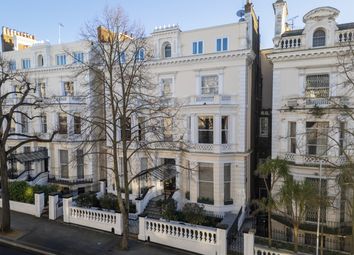 Thumbnail 3 bedroom flat for sale in Holland Park, London