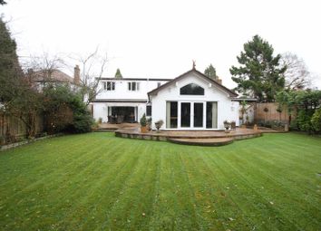 4 Bedrooms Detached bungalow for sale in Chester High Road, Burton, Neston CH64