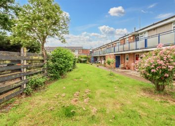 Thumbnail Flat for sale in Arundel Road, Wickford