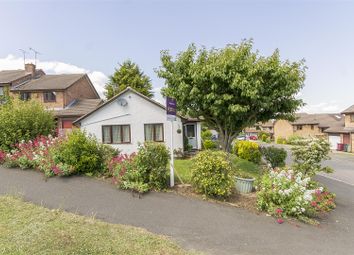2 Bedrooms Detached bungalow for sale in Heathfield Close, Wingerworth, Chesterfield S42