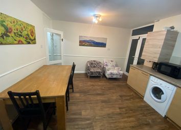 Thumbnail 5 bed flat to rent in Olney Road, London