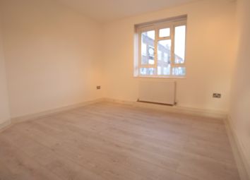 2 Bedrooms Flat to rent in Cherry Close, Tulse Hill SW2