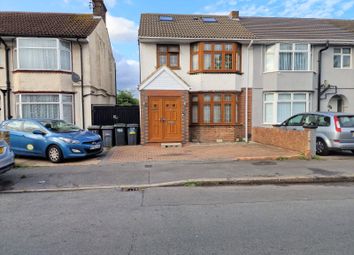 Thumbnail Room to rent in Alder Crescent, Luton