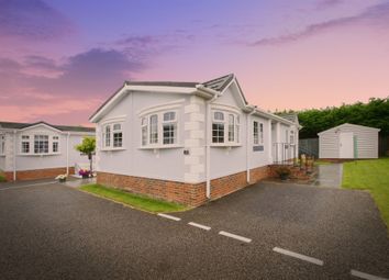 Thumbnail 2 bed mobile/park home for sale in Sheriff Hutton Road, Strensall, York