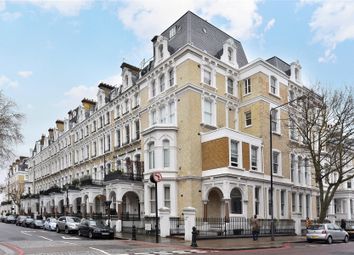 3 Bedrooms Flat for sale in Redcliffe Square, London SW10