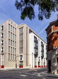 Thumbnail Flat for sale in Lincoln Square, London