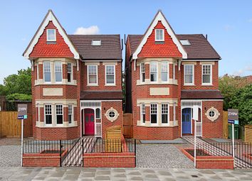 6 Bedrooms Detached house for sale in Ascott Avenue, London W5