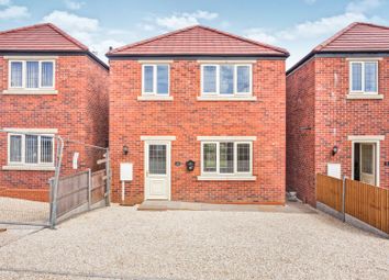 3 Bedrooms Detached house for sale in Laburnum Close, Creswell, Worksop S80