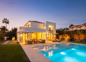 Thumbnail 4 bed villa for sale in Plaza De La Victoria, 1, Marbella, Es