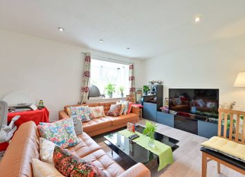 Thumbnail 1 bed flat to rent in Frogmore, Wandsworth Town, London