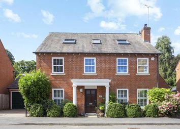 Thumbnail Country house for sale in Otterbourne Walk, Sherfield On Loddon, Hook
