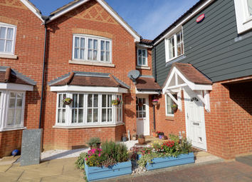 Thumbnail 3 Bedroom End Terrace House For Sale In White Willow Close Ashford Thumbnail 3 Bedroom End Terrace House For Sale In White Willow Close Ashford