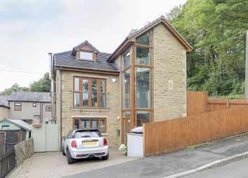 3 Bedrooms Detached house for sale in Newbigging Avenue, Newchurch, Rossendale BB4