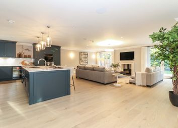 Thumbnail 5 bed detached house to rent in Knottocks Drive, Beaconsfield, Buckinghamshire