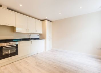 Thumbnail 1 bed flat to rent in Brixton Road, Brixton, London