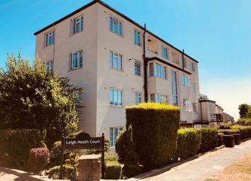 2 Bedrooms Flat for sale in Leigh Heath Court, Leigh On Sea SS9