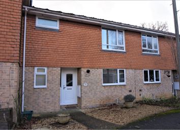 3 Bedrooms Terraced house for sale in Barlows Road, Tadley RG26