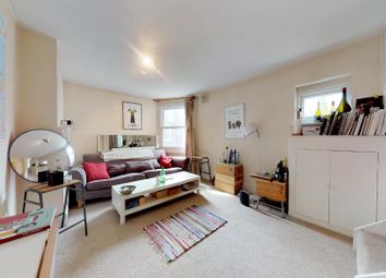 2 Bedrooms Flat to rent in Comyn Road, London SW11