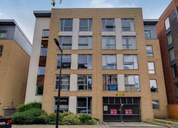 Thumbnail Flat to rent in Peckham Grove, London