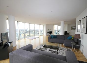 2 Bedrooms Flat to rent in Ability Place, Canary Wharf E14