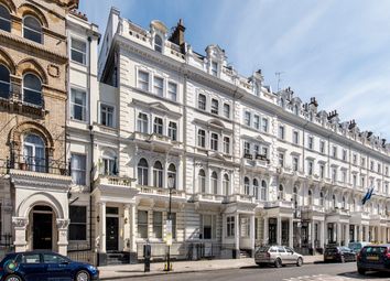 3 Bedrooms Flat for sale in Queen's Gate Terrace, London SW7