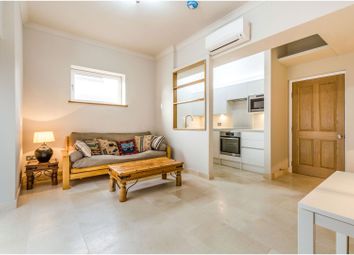 1 Bedrooms Flat for sale in Prince Of Wales Terrace, Chiswick W4