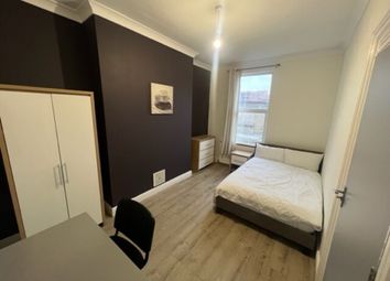 Thumbnail Shared accommodation to rent in Railway Street, Chatham