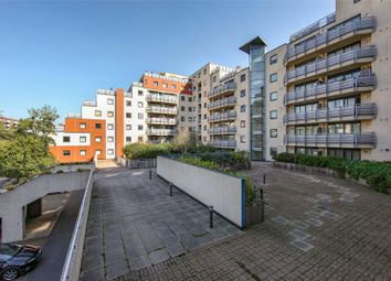 2 Bedrooms Flat for sale in Tradewinds, Wards Wharf Approach, London E16
