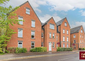 Thumbnail Flat for sale in Heath Hill Road South, Crowthorne