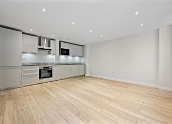 Thumbnail 1 bed flat to rent in Bellfield Road, High Wycombe