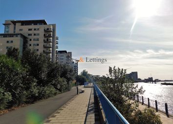 2 Bedrooms Flat to rent in Erebus Drive, 4La SE18