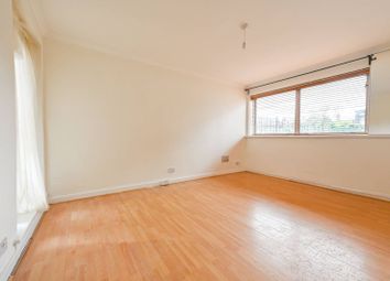 Thumbnail 2 bedroom flat to rent in Parkgate Road, Battersea, London