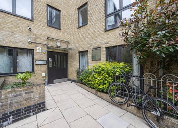 Thumbnail Maisonette to rent in Green Dragon Yard, Whitechapel, London