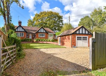3 Bedrooms Bungalow for sale in Eversley Centre, Hook, Hampshire RG27