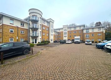 Thumbnail 2 bed flat to rent in Crawley