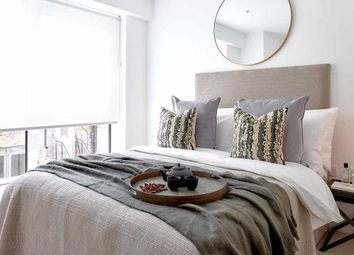 3 Bedrooms Flat for sale in Vista Apartments, Dickens Yard, New Broadway, Ealing, London W5