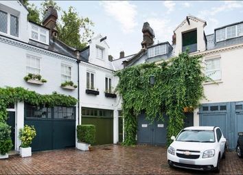 Thumbnail 3 bedroom flat to rent in Pont Street Mews, London