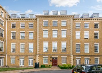 2 Bedrooms Flat for sale in Princess Park Manor, Royal Drive, New Southgate N11