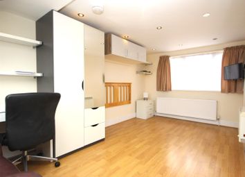 Thumbnail Room to rent in Forest View Road, London