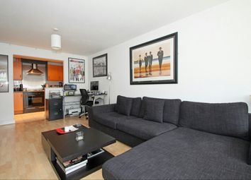 2 Bedrooms Flat to rent in St Davids Square, Docklands, London E14
